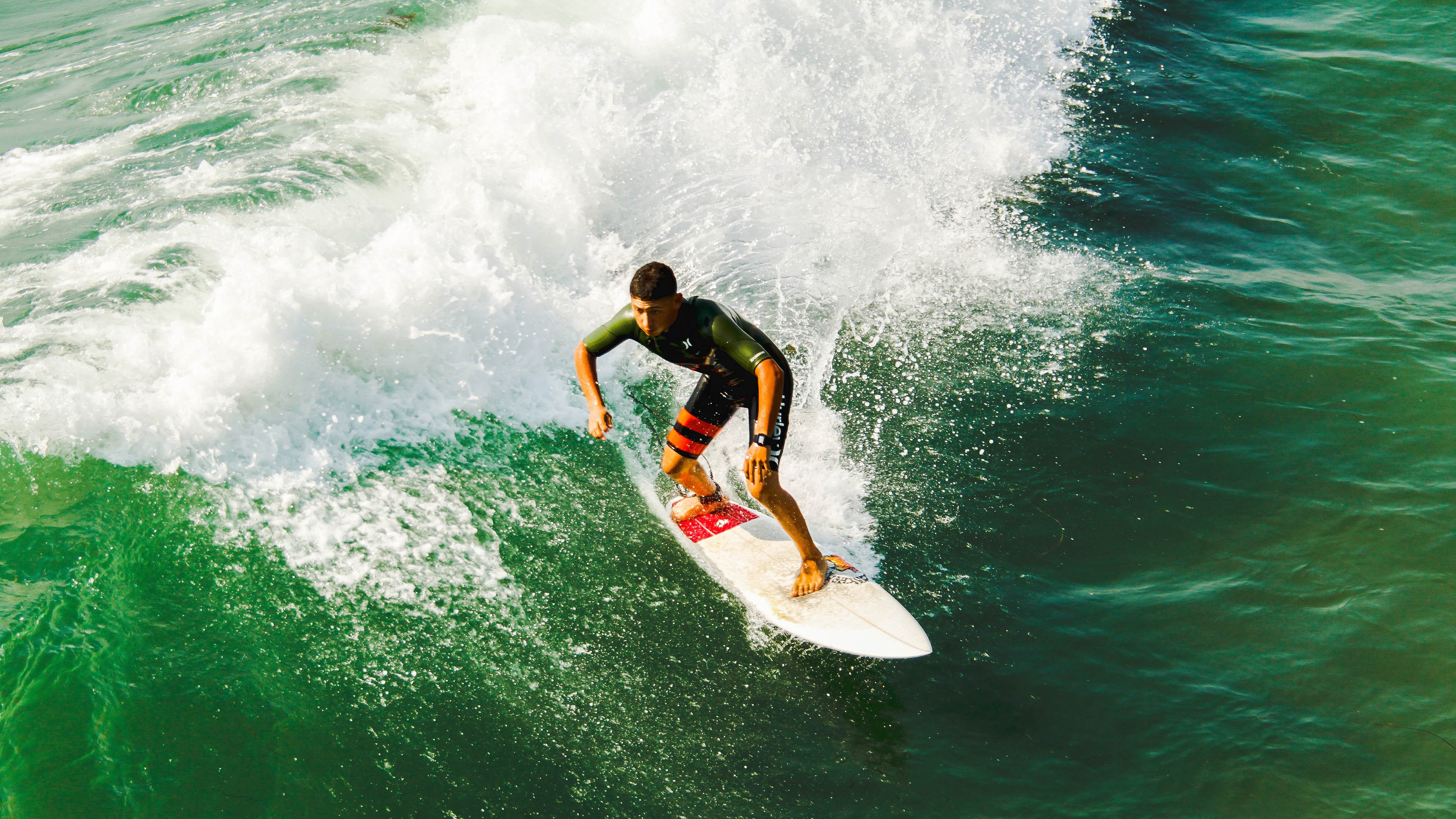 全国街舞大赛巅峰对决 青年舞者闪耀舞台展风采