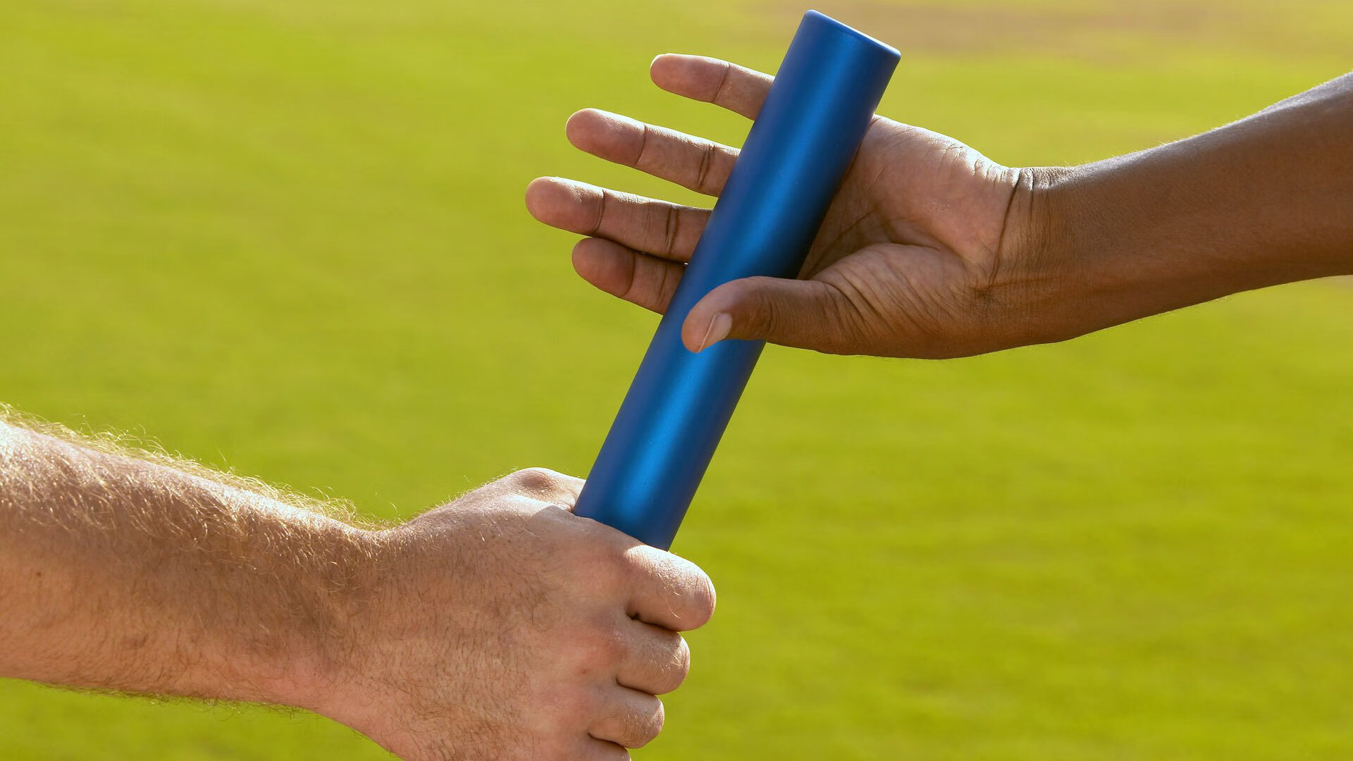 梅西第七次捧起金球奖 传奇生涯再添璀璨篇章