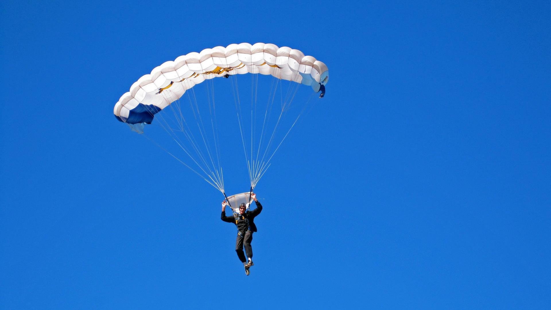激情四射！全国田径锦标赛接力赛上演巅峰对决