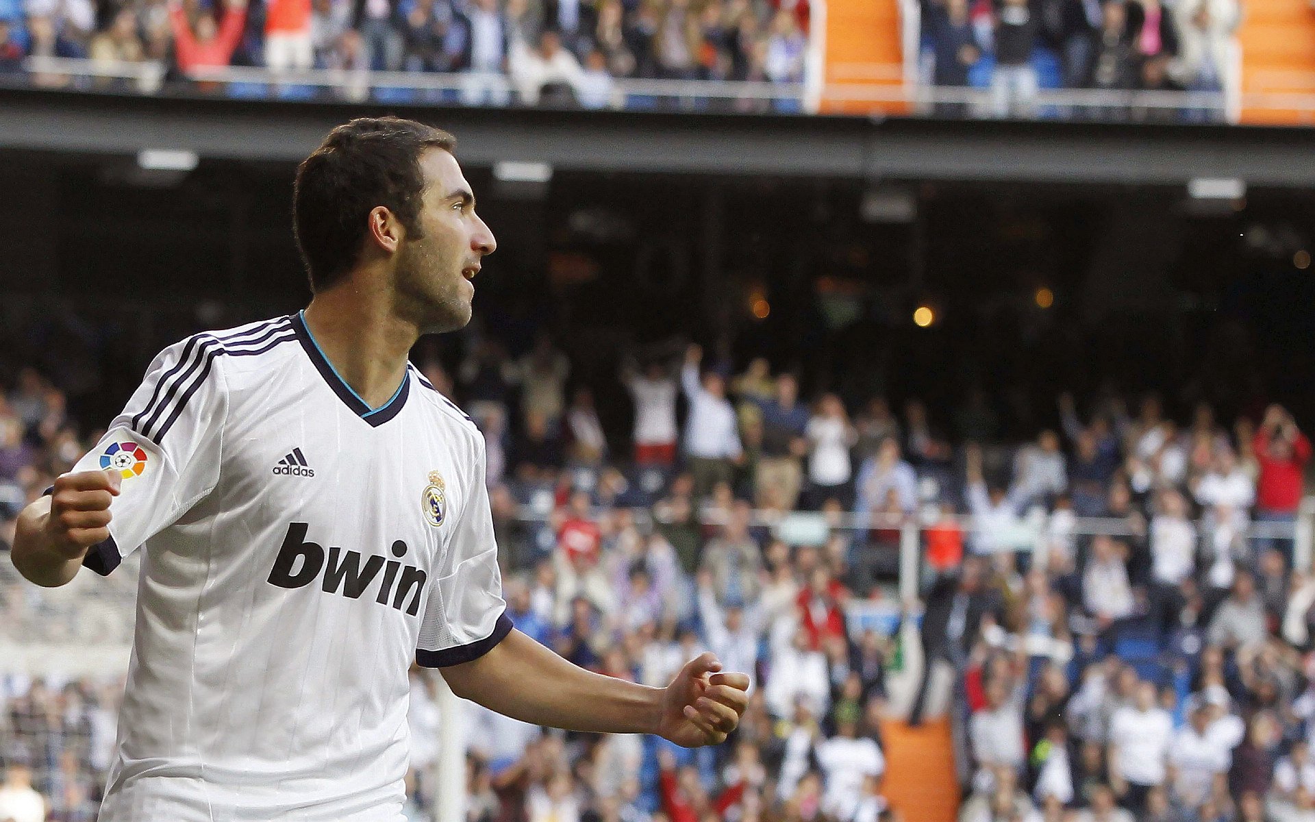 激烈角逐!全国田径锦标赛接力赛上演巅峰对决