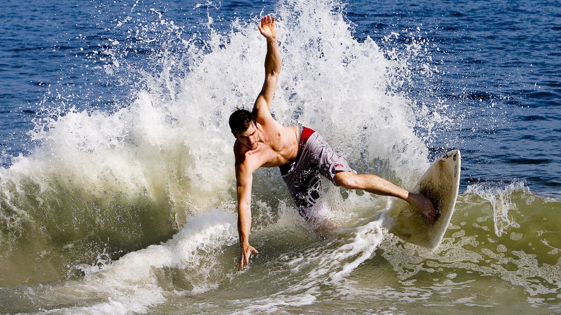 冰雪运动热潮席卷全国,青少年选手崭露头角